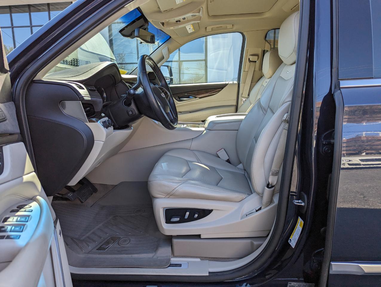 Cadillac Escalade 4WD 4dr Luxury 2019