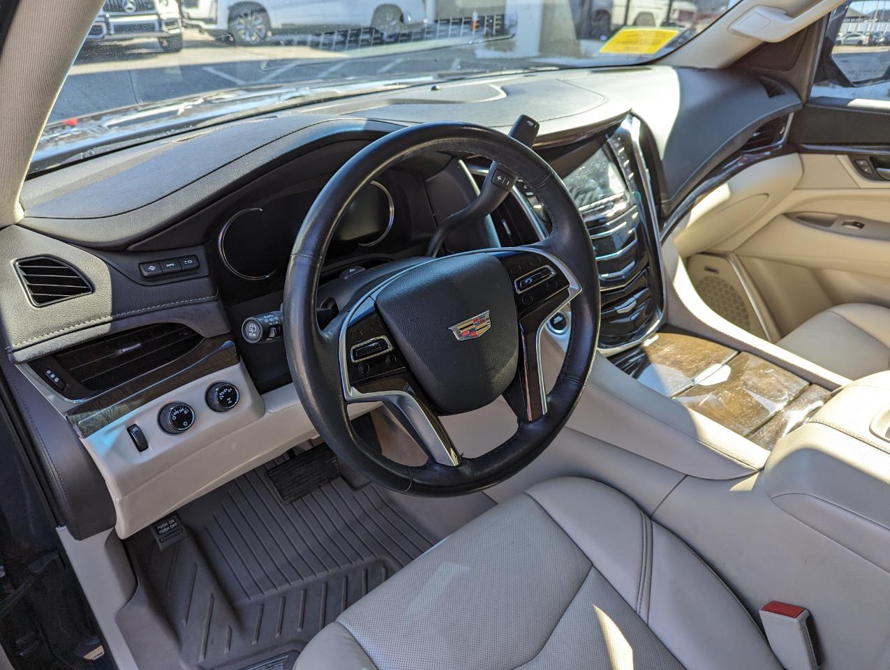 Cadillac Escalade 4WD 4dr Luxury 2019