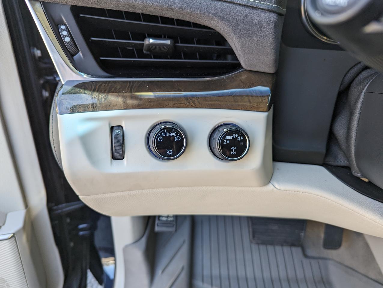 Cadillac Escalade 4WD 4dr Luxury 2019