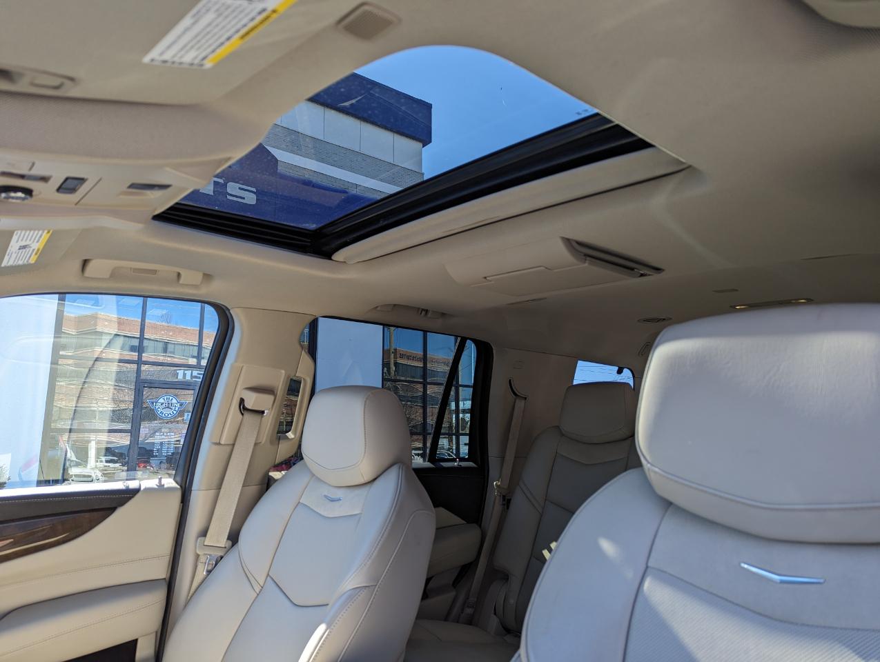 Cadillac Escalade 4WD 4dr Luxury 2019