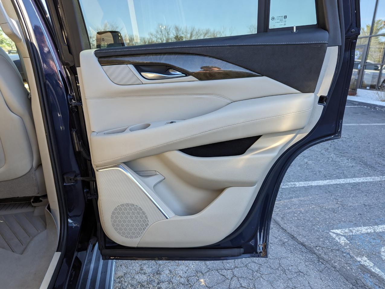 Cadillac Escalade 4WD 4dr Luxury 2019