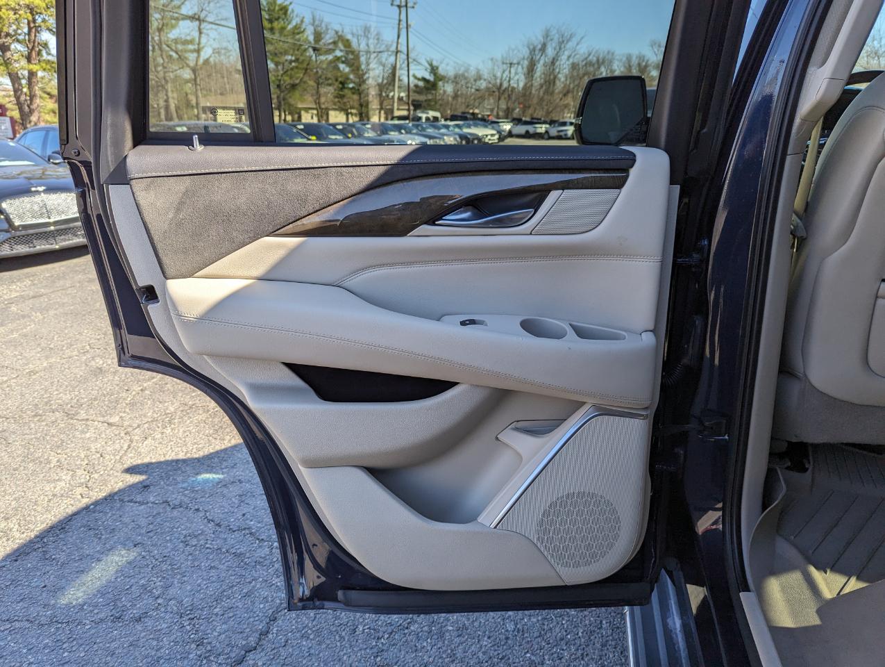 Cadillac Escalade 4WD 4dr Luxury 2019