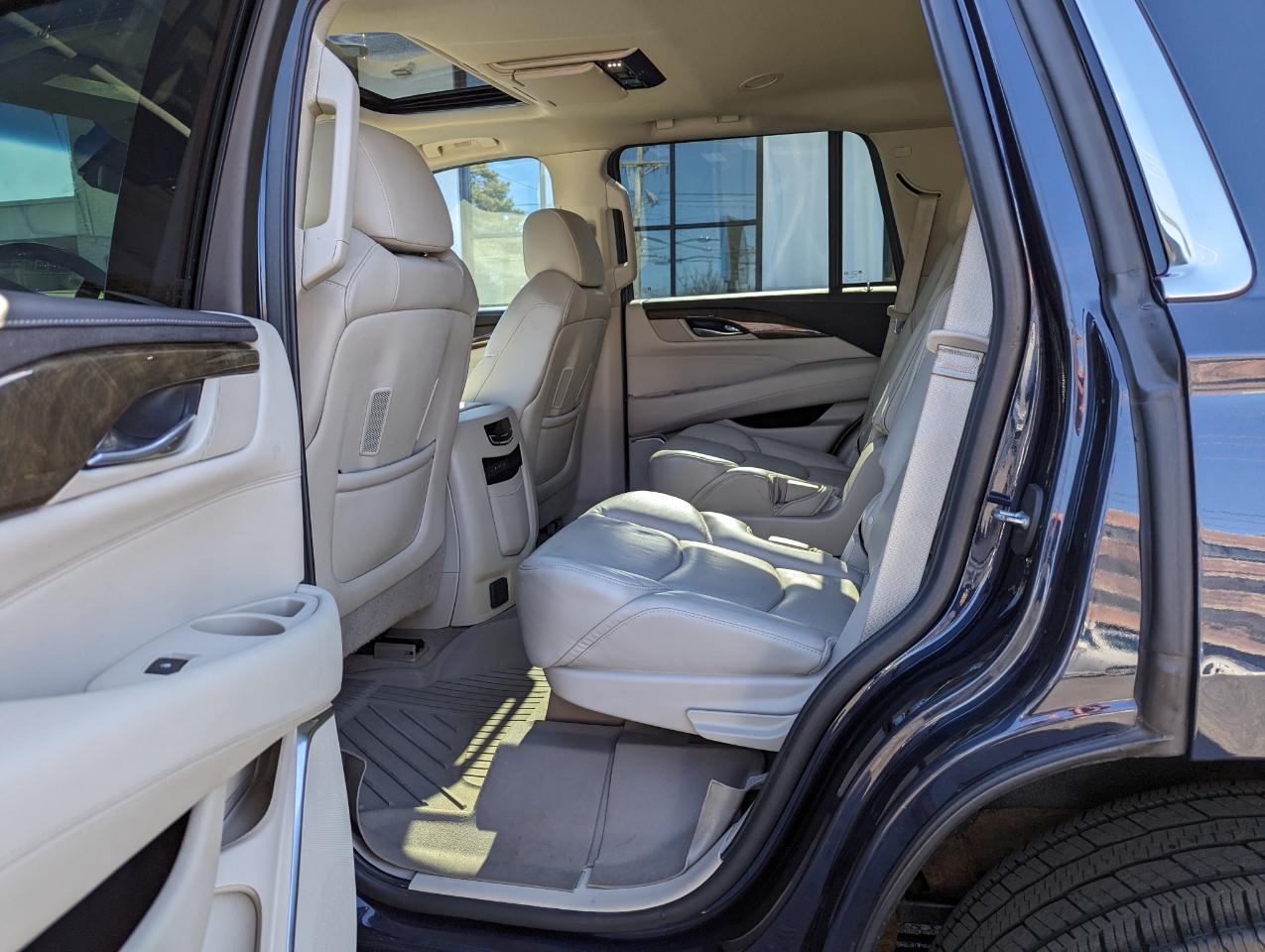 Cadillac Escalade 4WD 4dr Luxury 2019