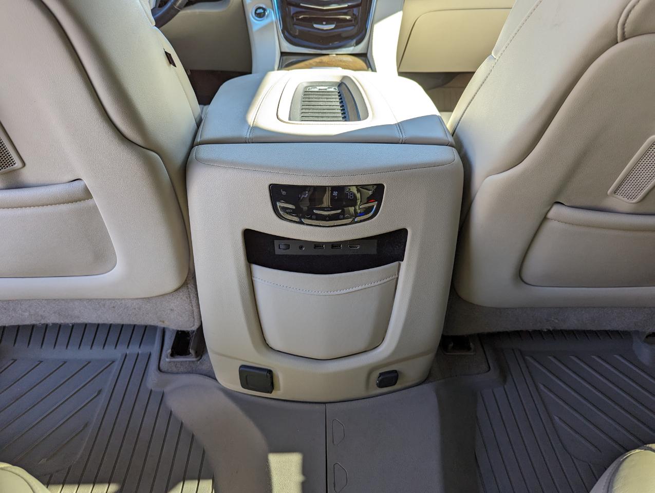 Cadillac Escalade 4WD 4dr Luxury 2019