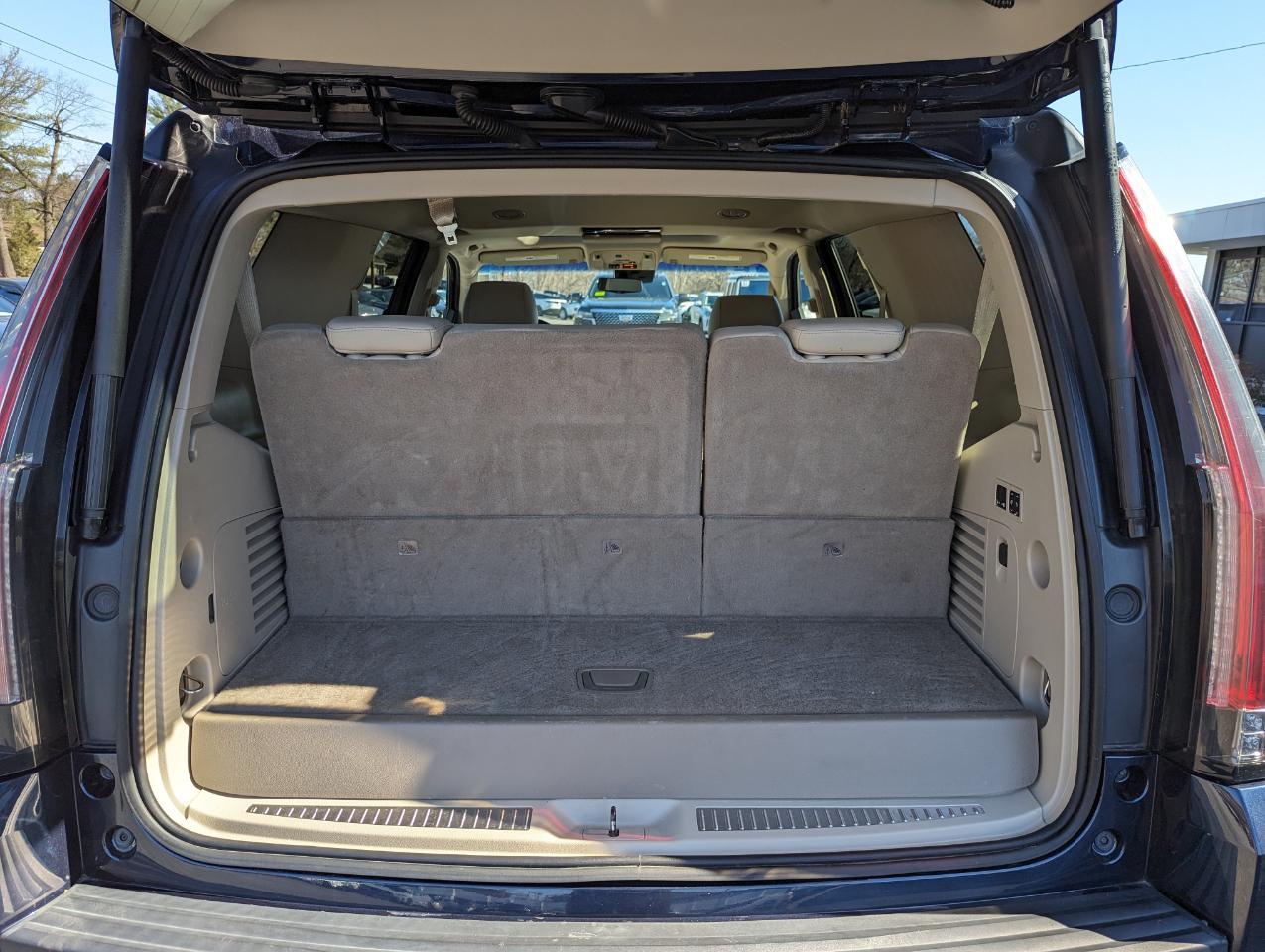 Cadillac Escalade 4WD 4dr Luxury 2019