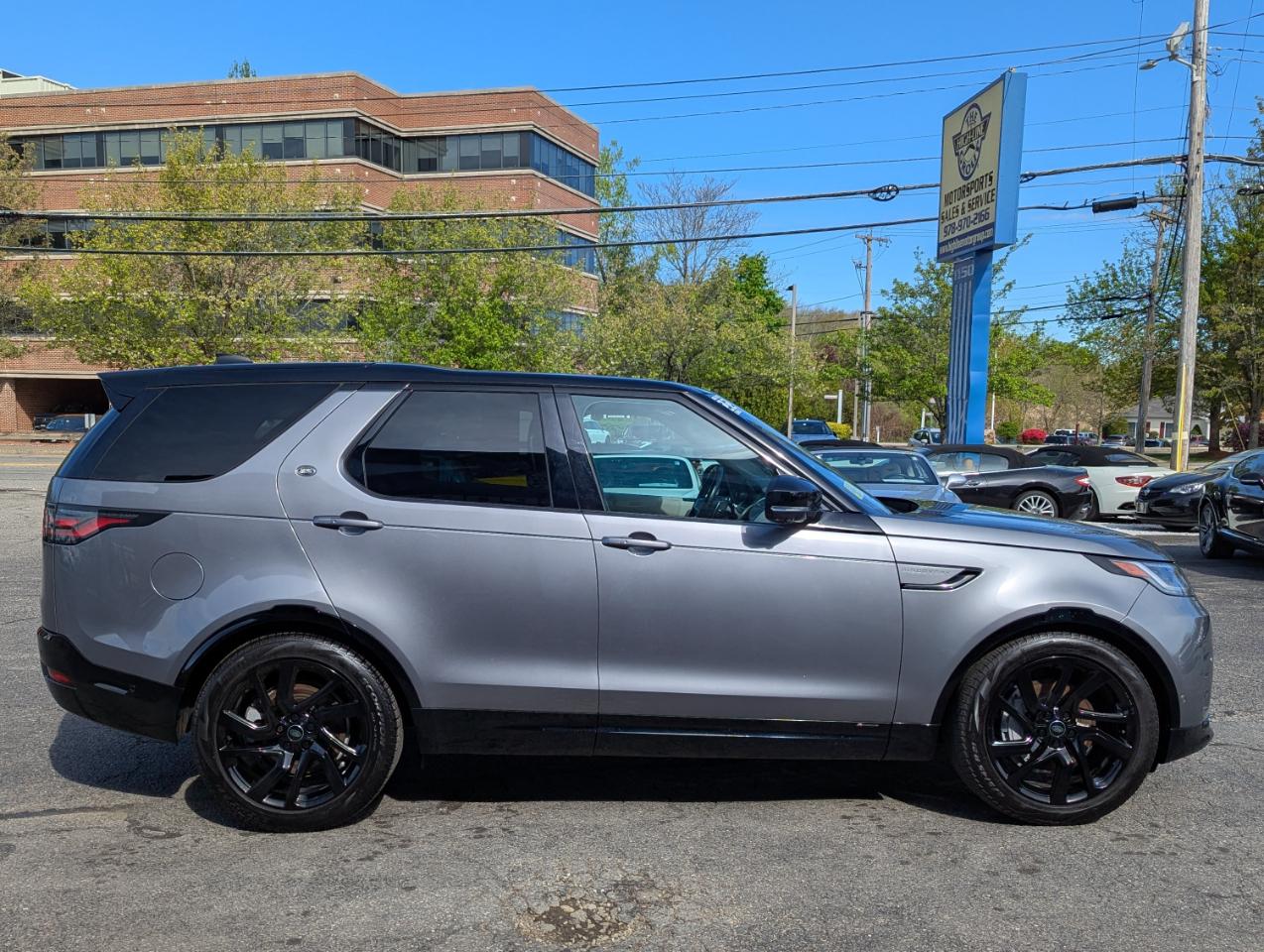 Land Rover Discovery P300 S R-Dynamic 2022