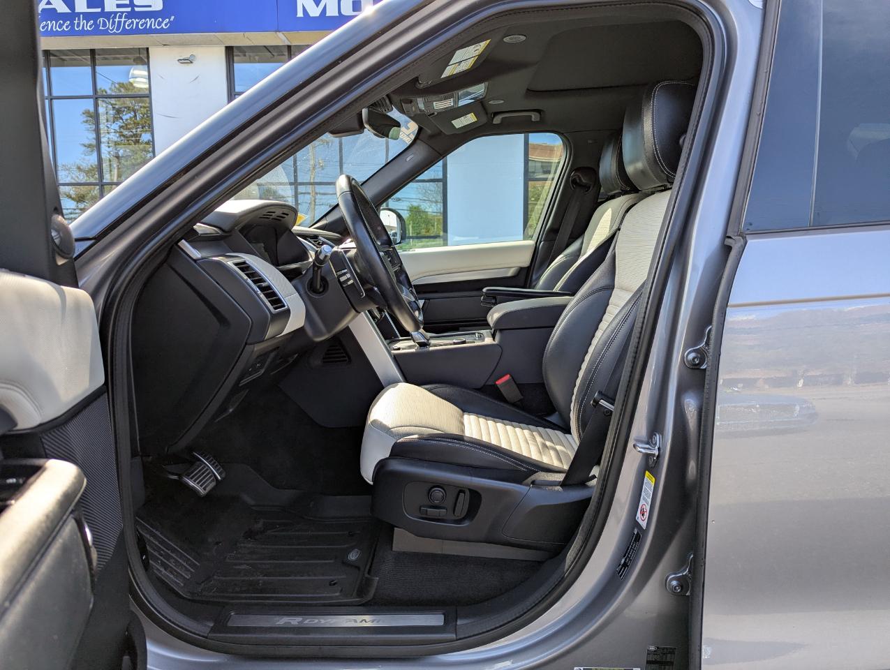 Land Rover Discovery P300 S R-Dynamic 2022