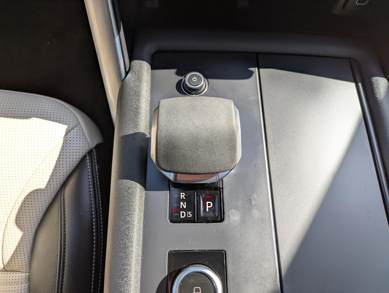 Land Rover Discovery P300 S R-Dynamic 2022