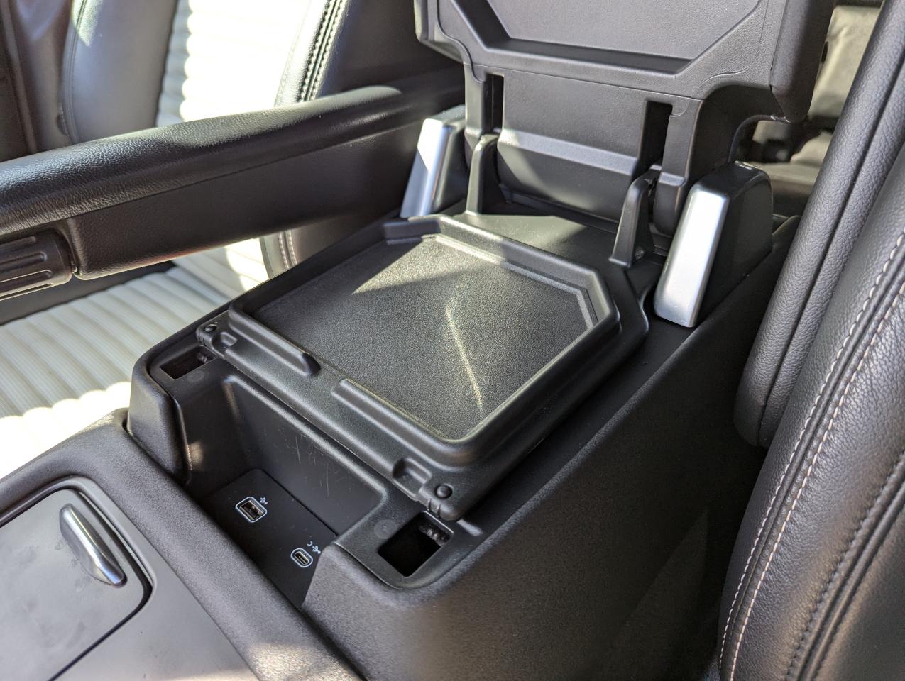 Land Rover Discovery P300 S R-Dynamic 2022