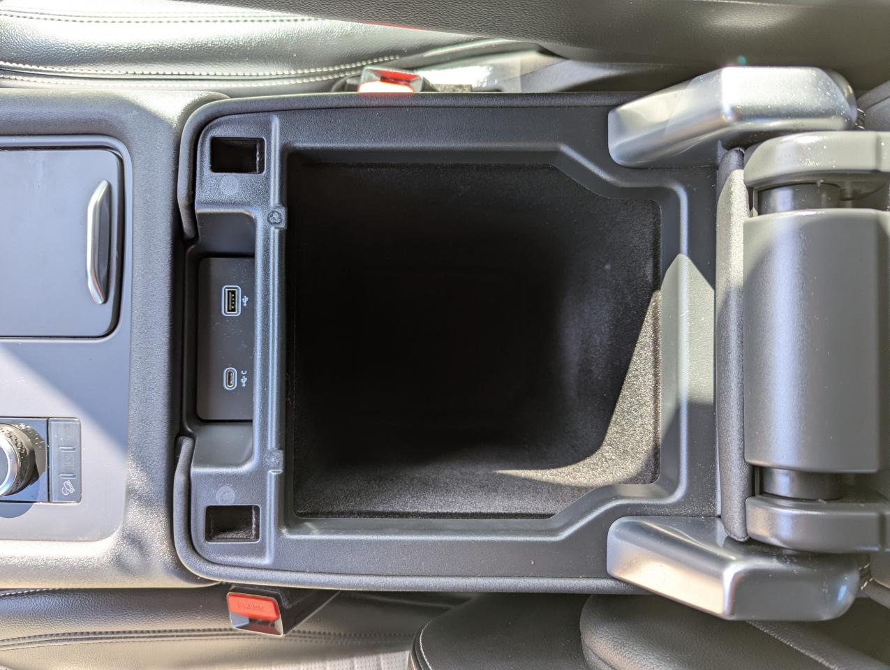 Land Rover Discovery P300 S R-Dynamic 2022