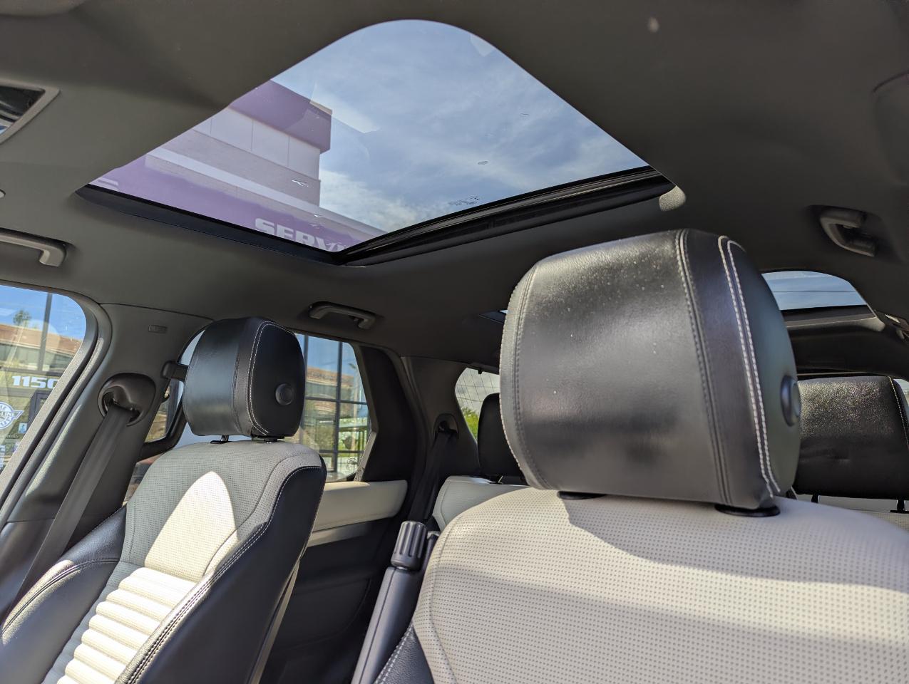 Land Rover Discovery P300 S R-Dynamic 2022