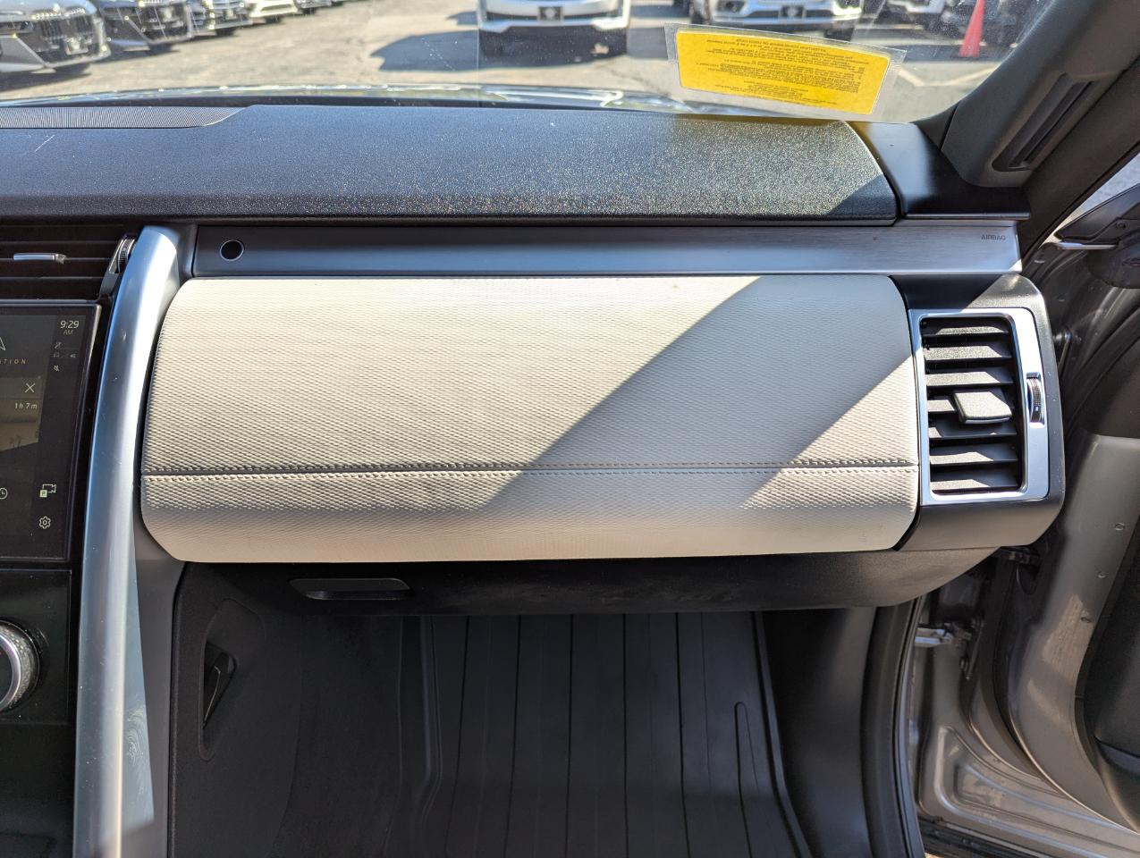 Land Rover Discovery P300 S R-Dynamic 2022
