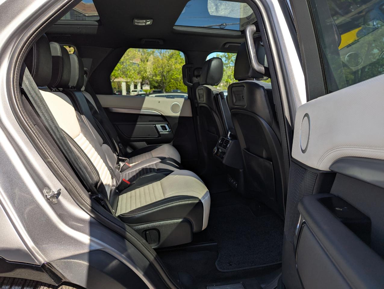 Land Rover Discovery P300 S R-Dynamic 2022