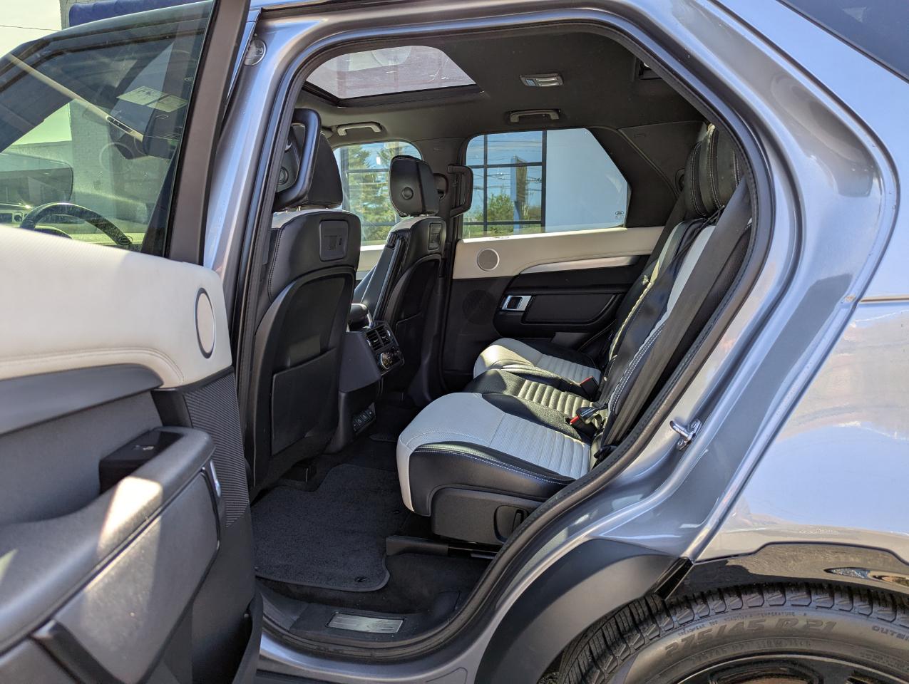 Land Rover Discovery P300 S R-Dynamic 2022