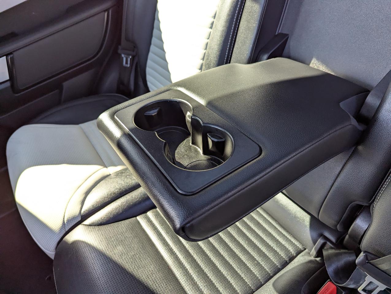Land Rover Discovery P300 S R-Dynamic 2022