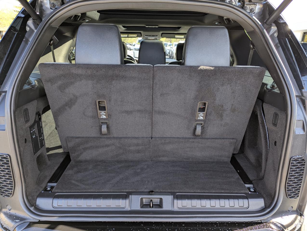 Land Rover Discovery P300 S R-Dynamic 2022