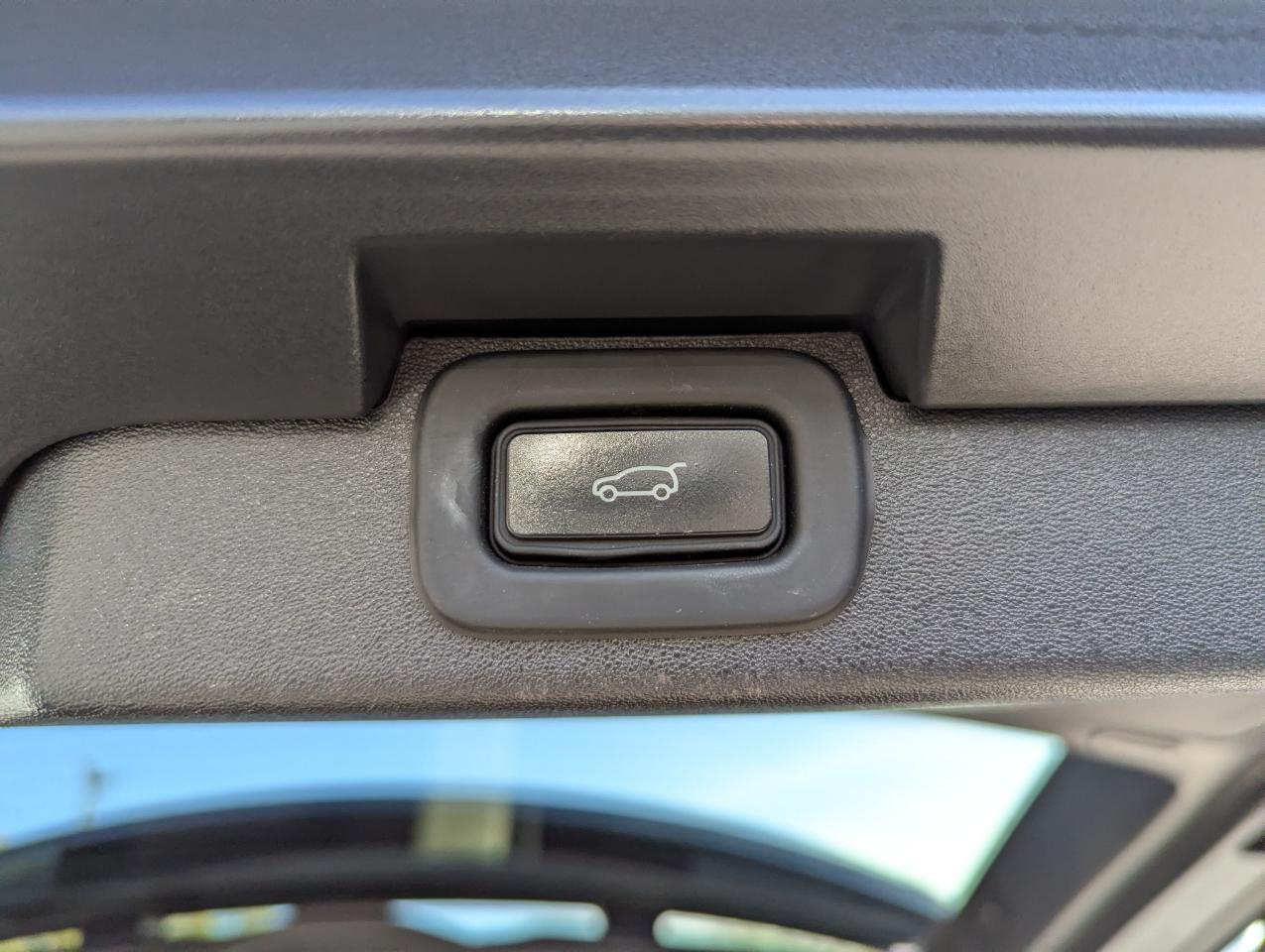 Land Rover Discovery P300 S R-Dynamic 2022