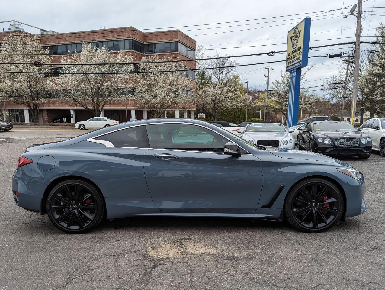 Infiniti Q60 Red Sport 400 AWD 2021