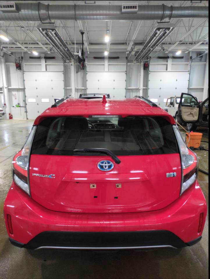 Toyota Prius c LE (Natl) 2019
