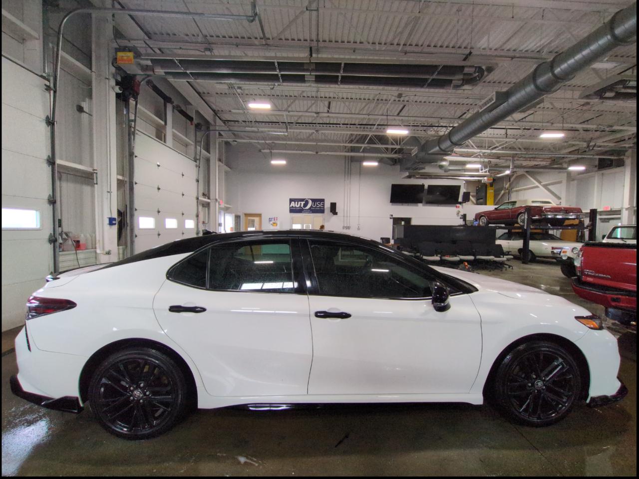 Toyota Camry SE Auto (Natl) 2018