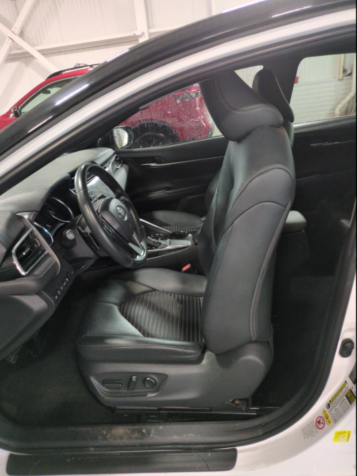 Toyota Camry SE Auto (Natl) 2018