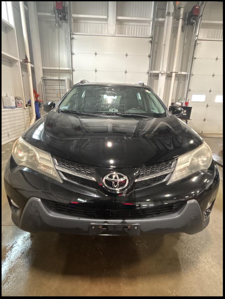 Toyota RAV4 AWD 4dr XLE (Natl) 2014