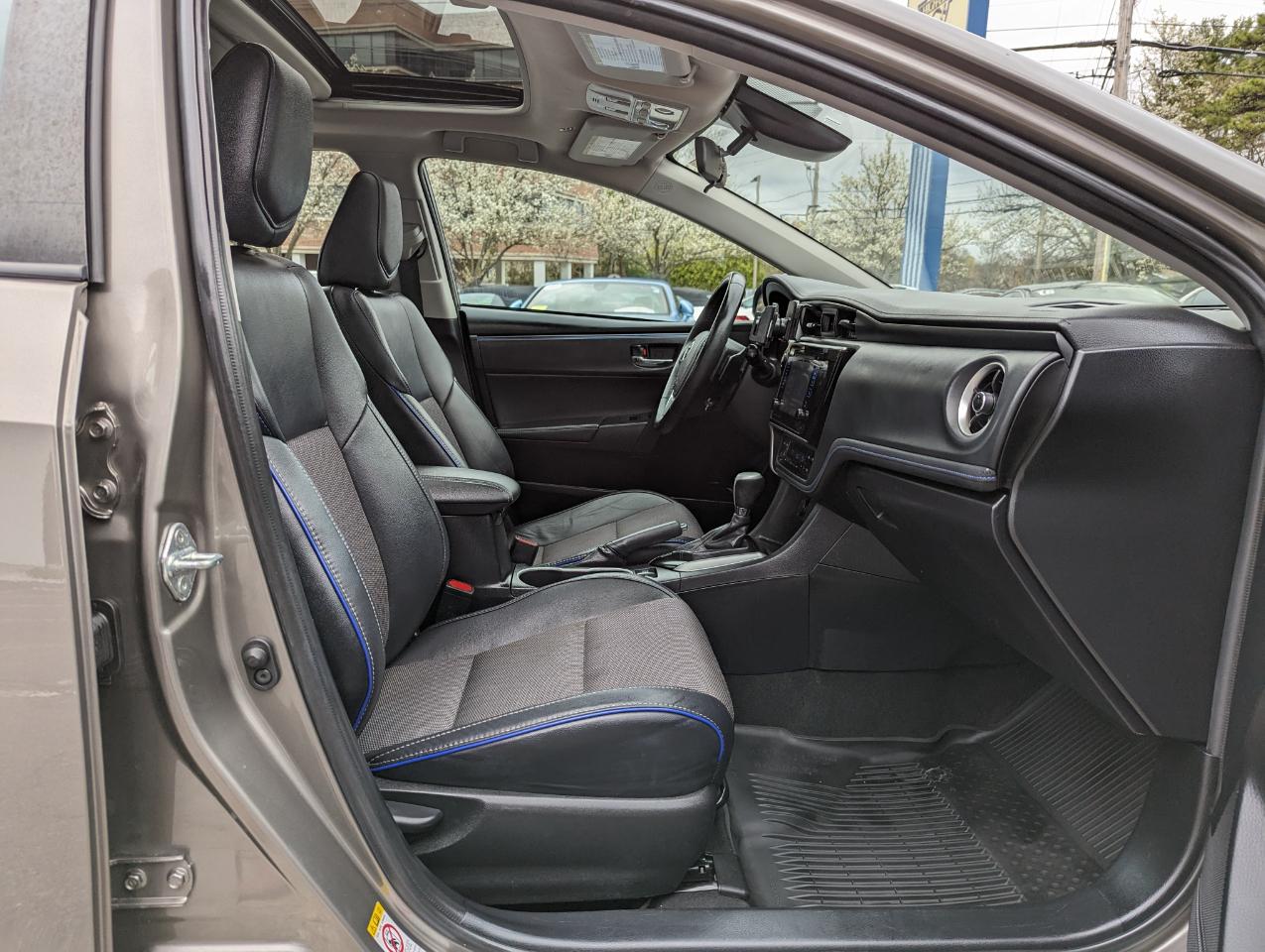 Toyota Corolla 50th Anniversary Special Edition CVT (Natl) 2017