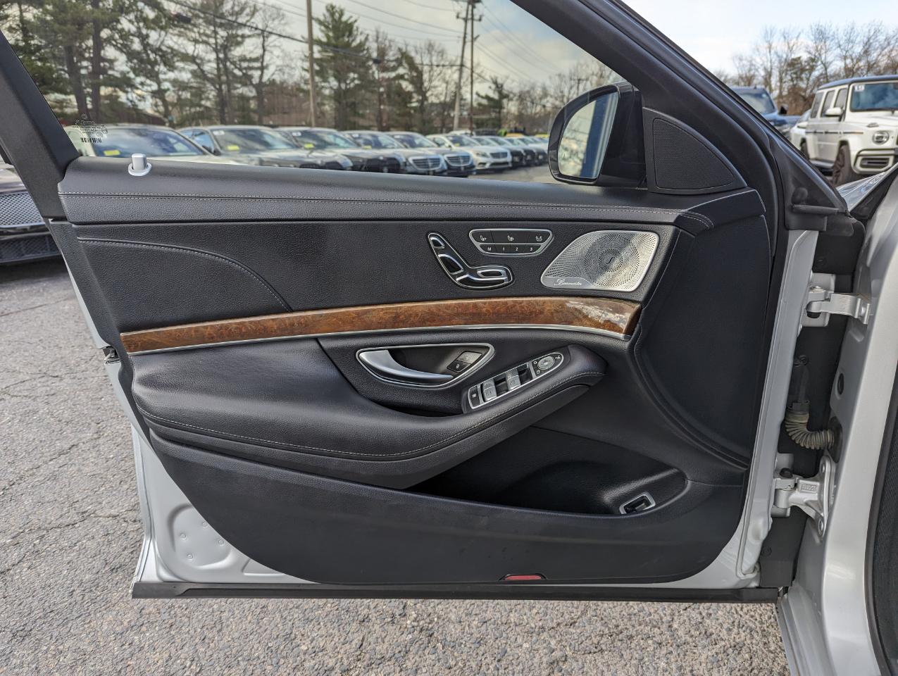 Mercedes-Benz S-Class 4dr Sdn S 550 4MATIC 2015