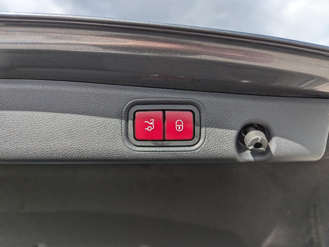 Mercedes-Benz E-Class E 350 4MATIC Sedan 2022