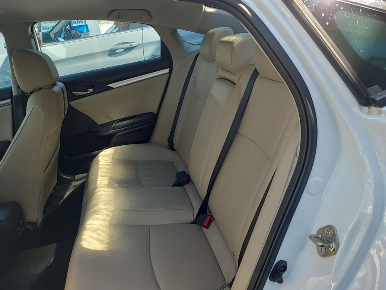 Honda Civic Sedan 4dr CVT Touring 2016