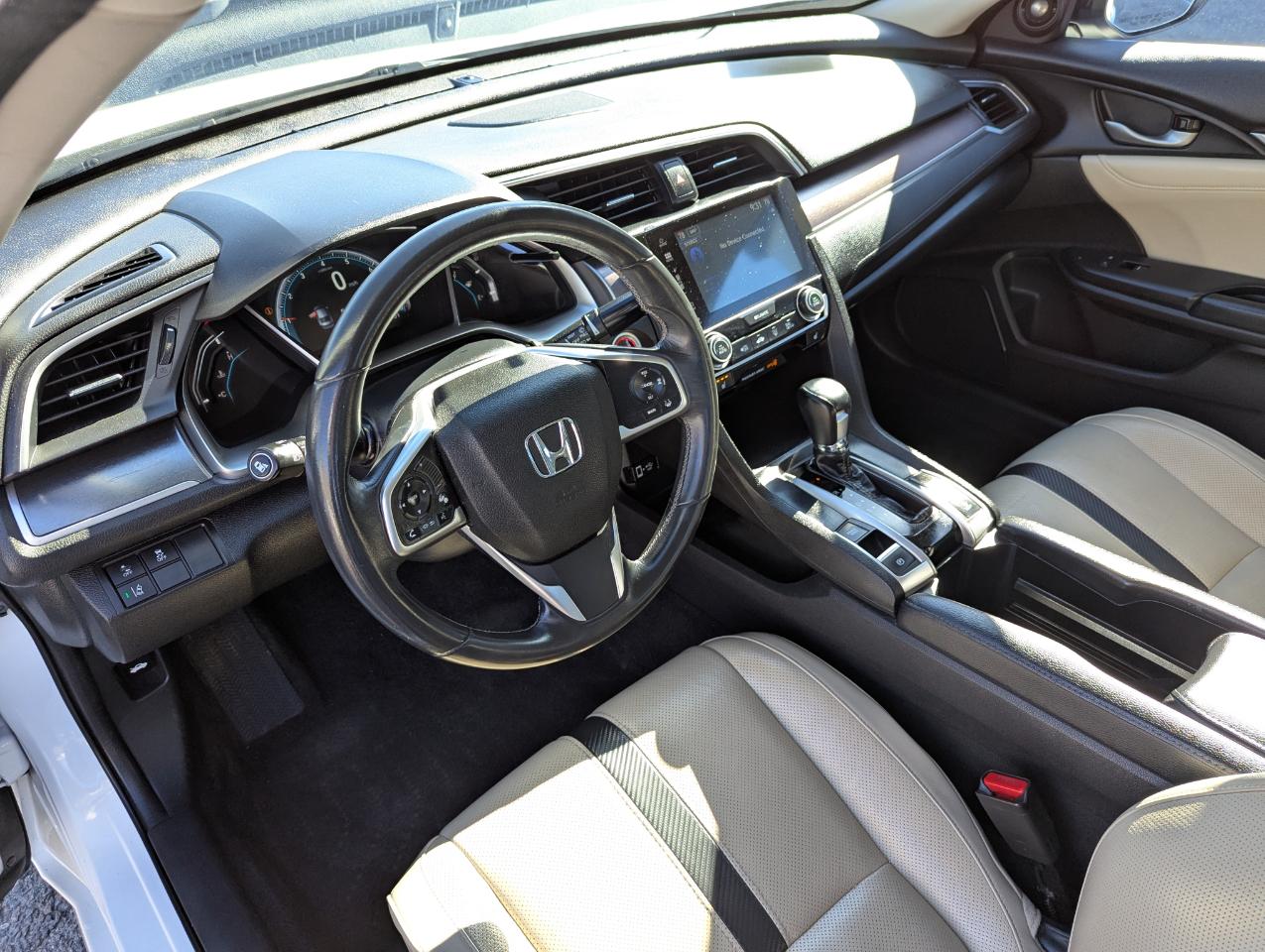 Honda Civic Sedan 4dr CVT Touring 2016