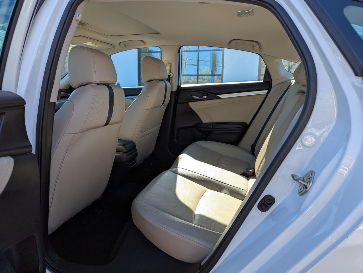 Honda Civic Sedan 4dr CVT Touring 2016