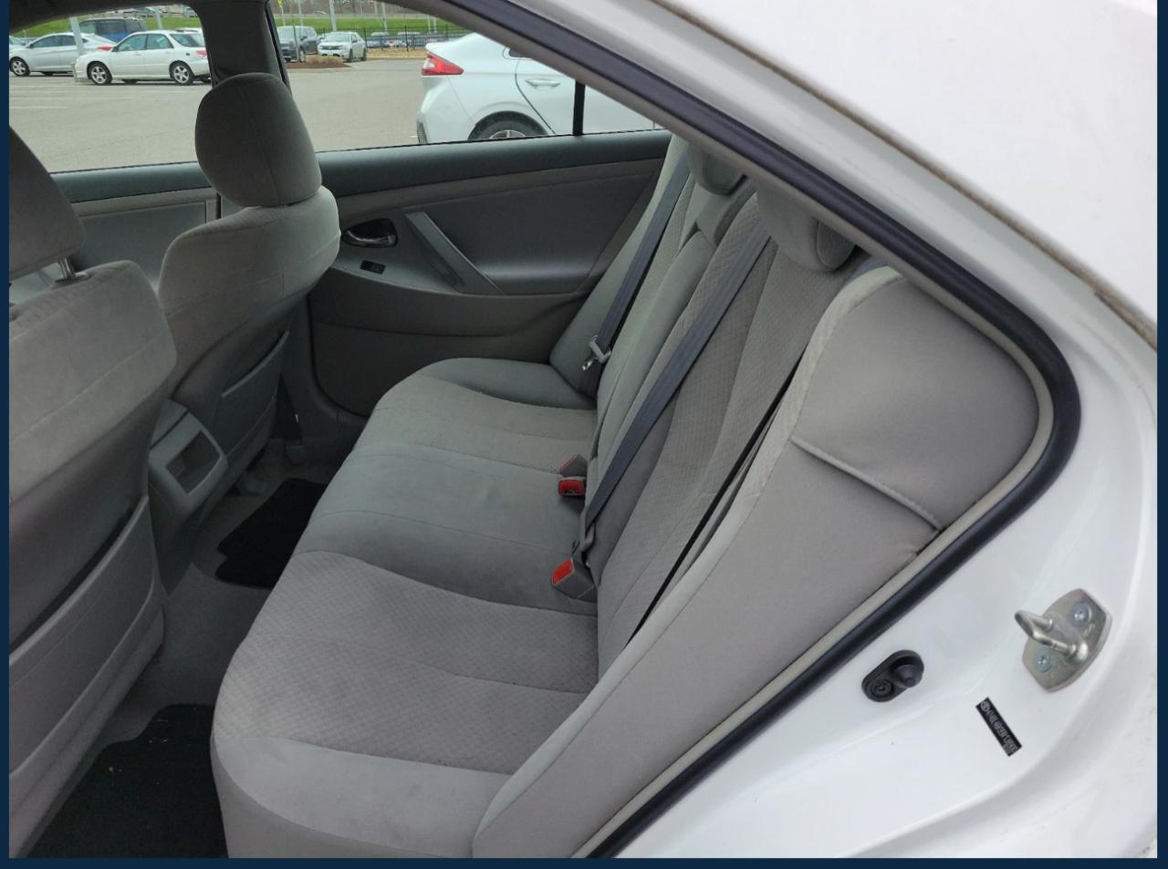 Toyota Camry 4dr Sdn I4 Man (Natl) 2009