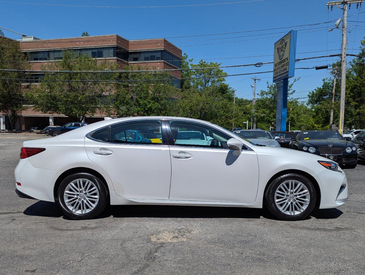 Lexus ES ES 350 FWD 2017