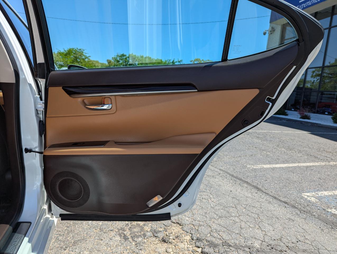 Lexus ES ES 350 FWD 2017