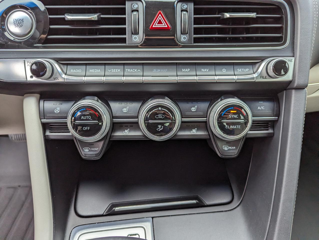 Genesis G70 2.0T Prestige AWD 2019