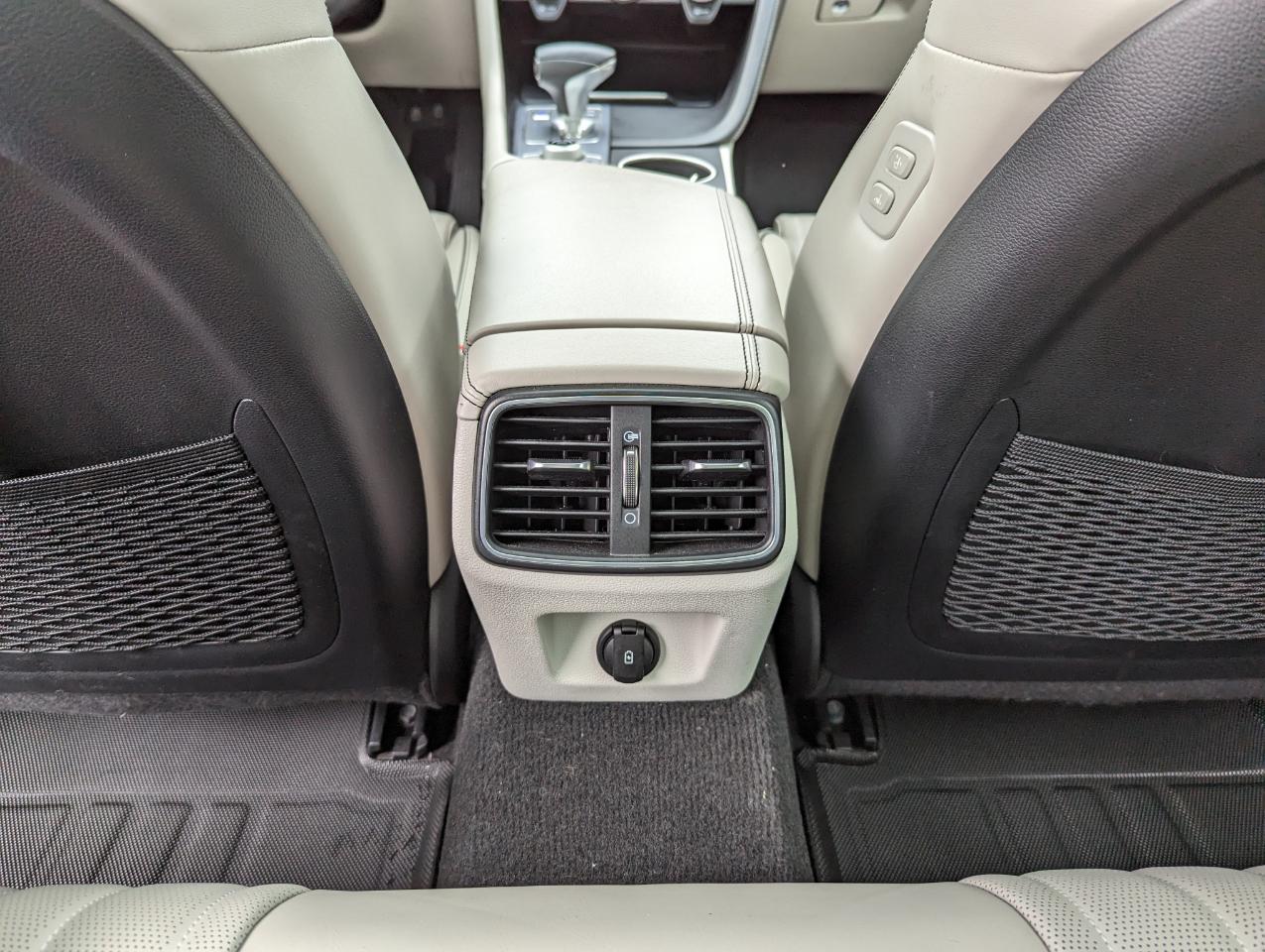 Genesis G70 2.0T Prestige AWD 2019