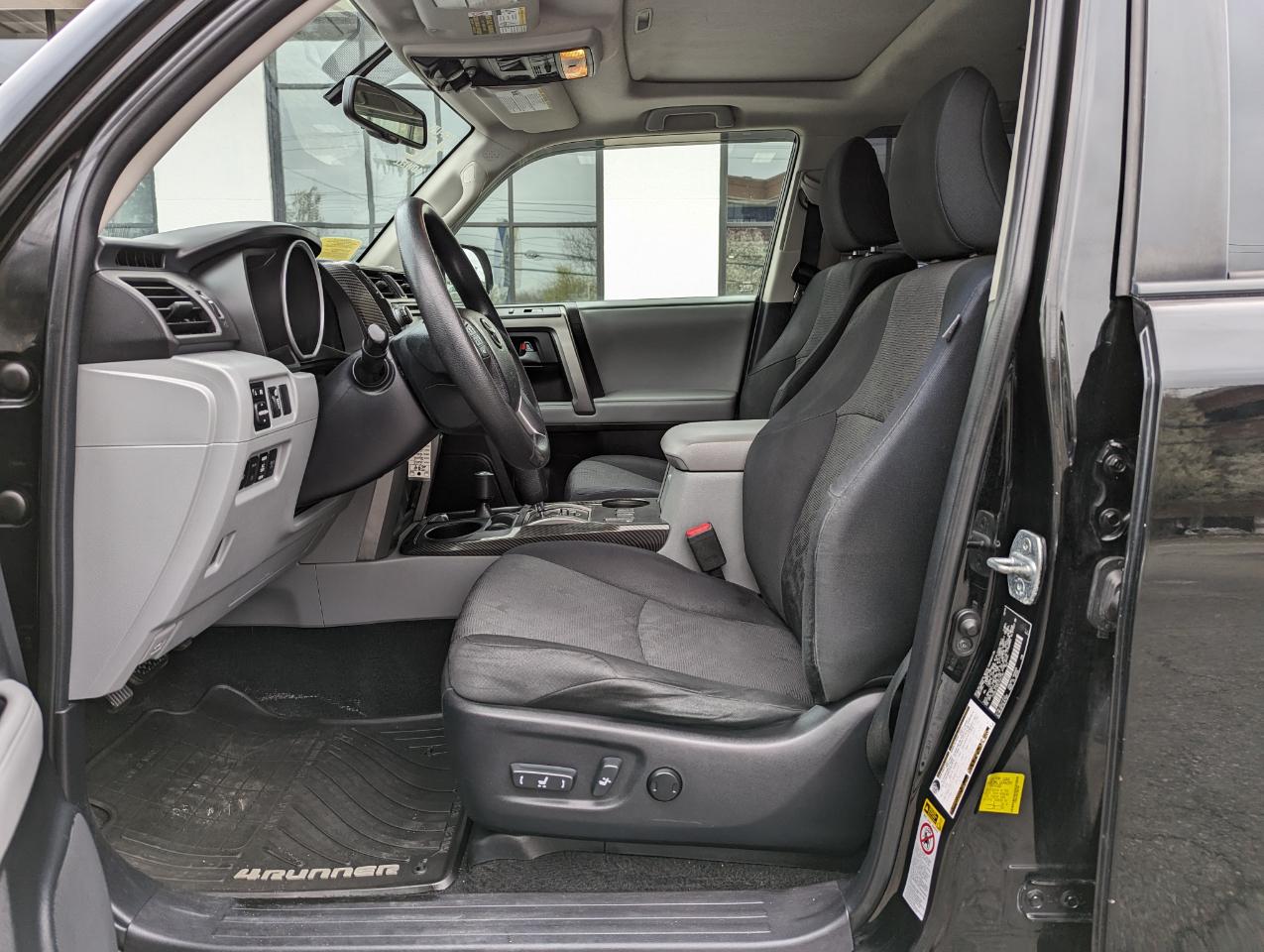 Toyota 4Runner 4WD 4dr V6 Trail (Natl) 2012