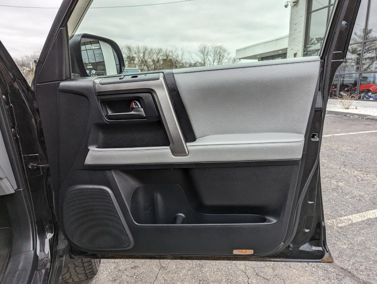 Toyota 4Runner 4WD 4dr V6 Trail (Natl) 2012