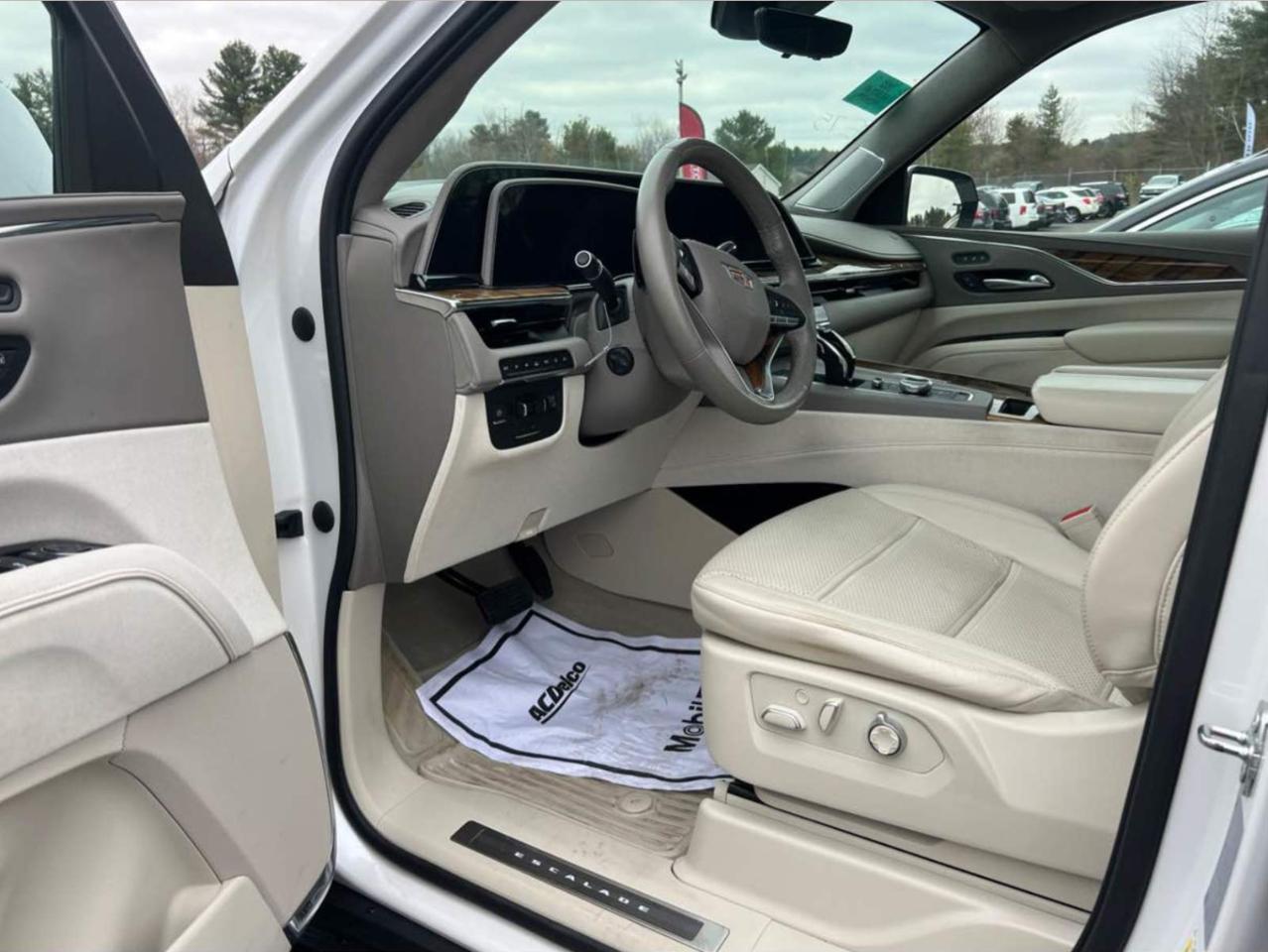 Cadillac Escalade 4WD 4dr Premium Luxury Platinum 2022