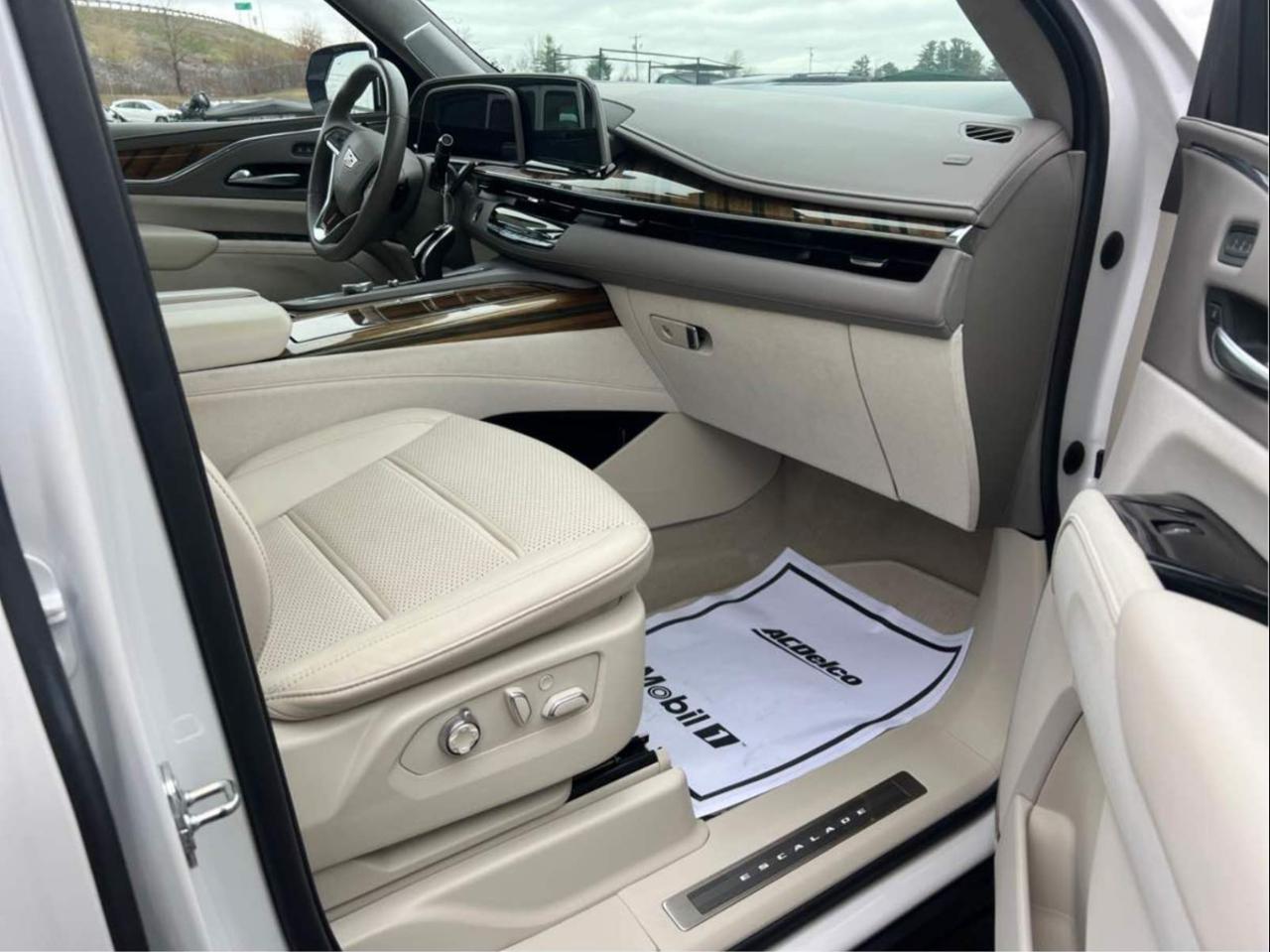 Cadillac Escalade 4WD 4dr Premium Luxury Platinum 2022