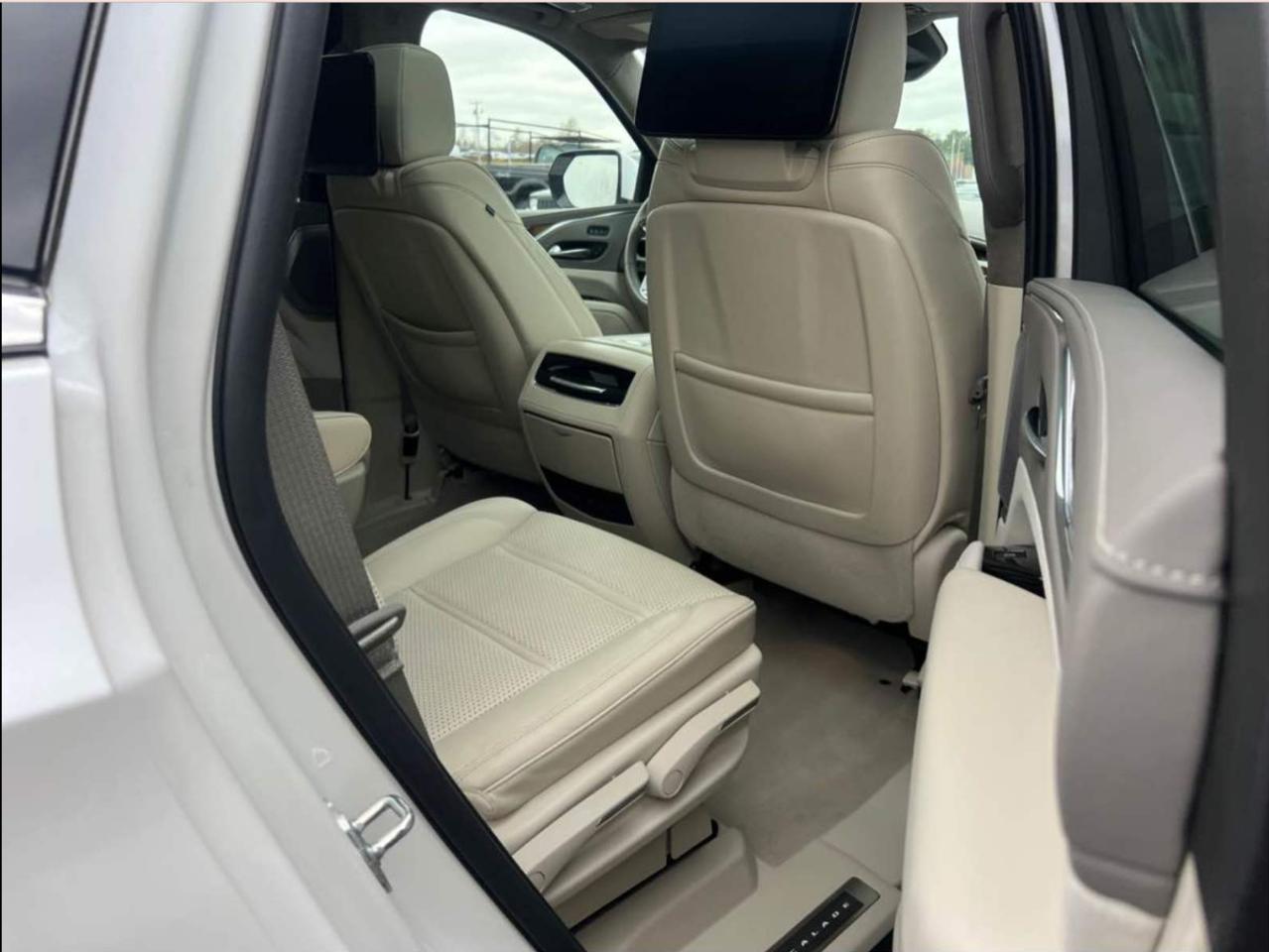 Cadillac Escalade 4WD 4dr Premium Luxury Platinum 2022