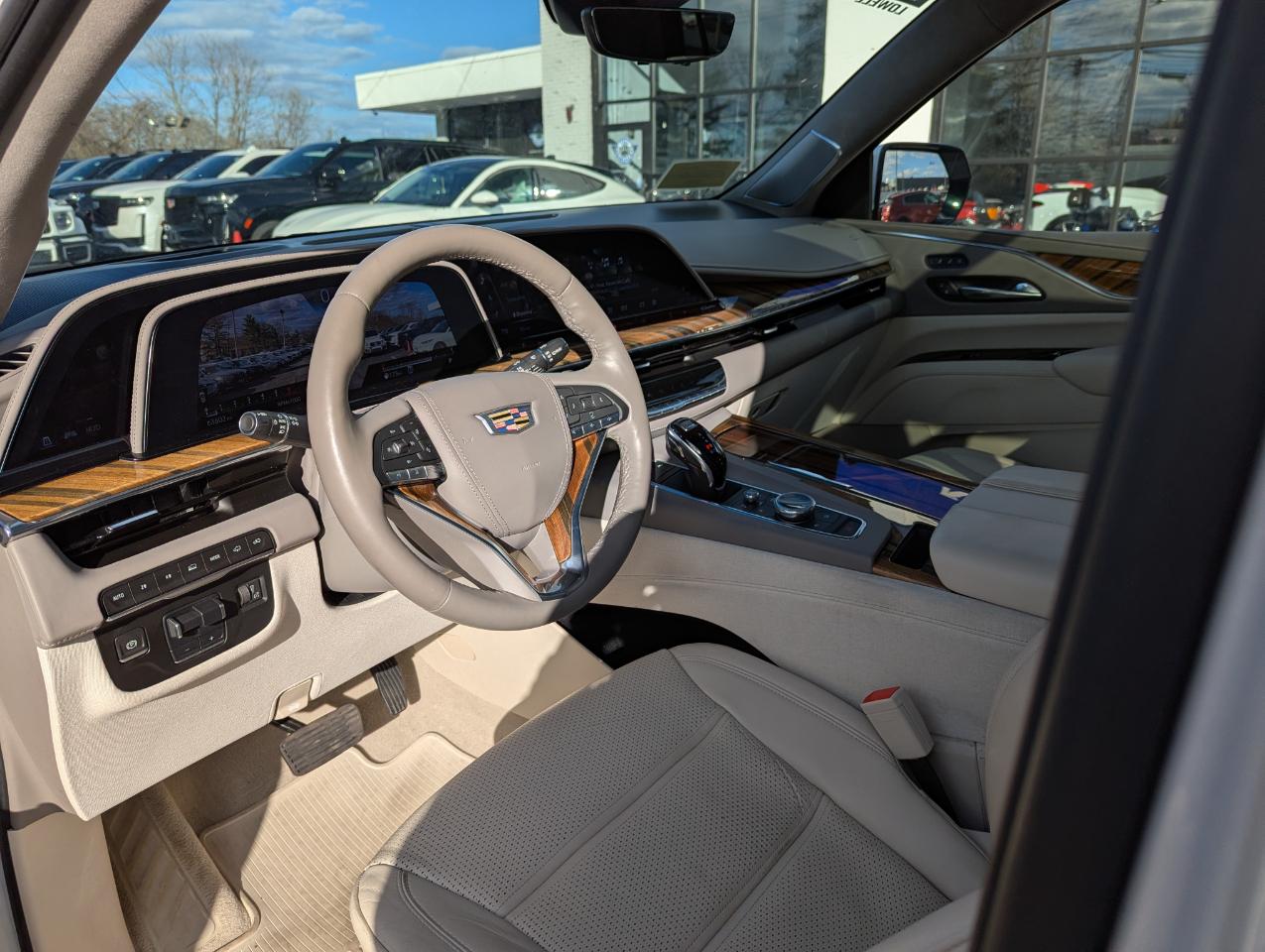 Cadillac Escalade 4WD 4dr Premium Luxury Platinum 2022