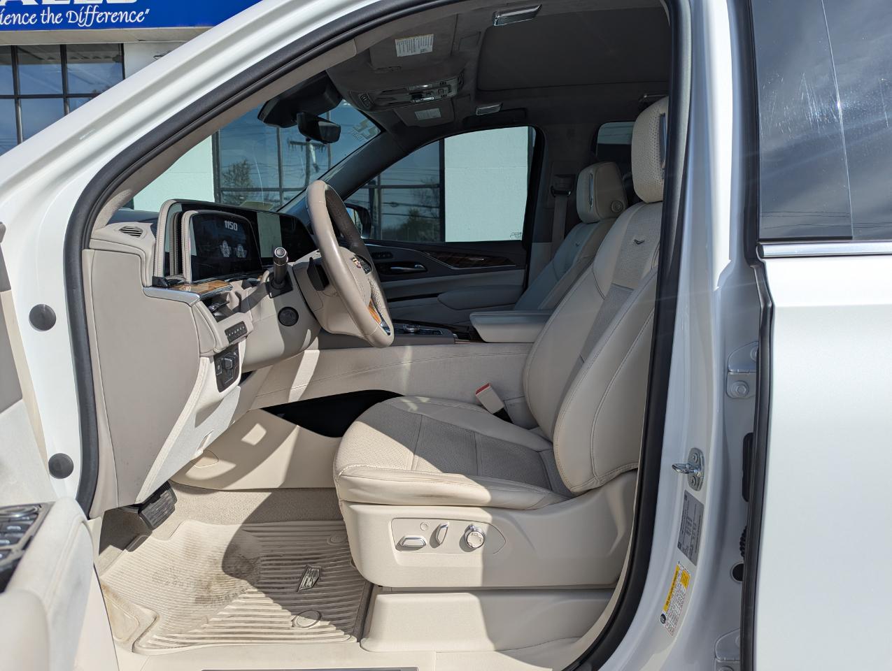 Cadillac Escalade 4WD 4dr Premium Luxury Platinum 2022