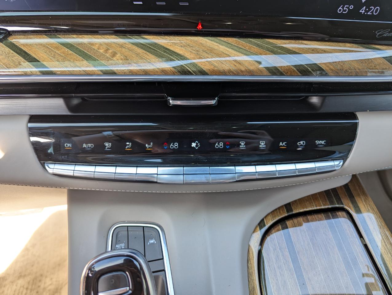 Cadillac Escalade 4WD 4dr Premium Luxury Platinum 2022