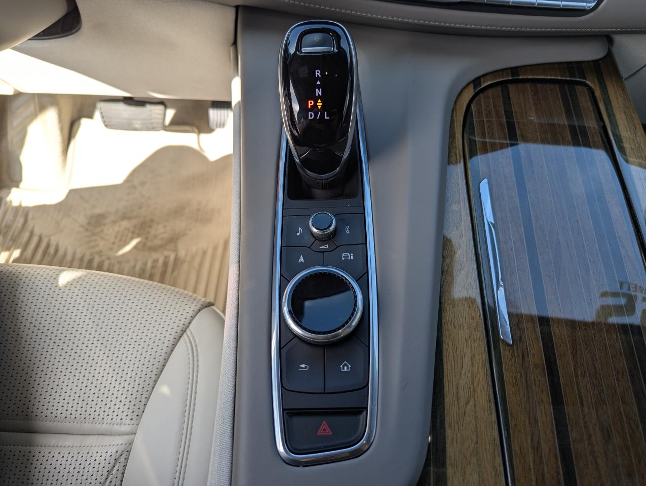 Cadillac Escalade 4WD 4dr Premium Luxury Platinum 2022