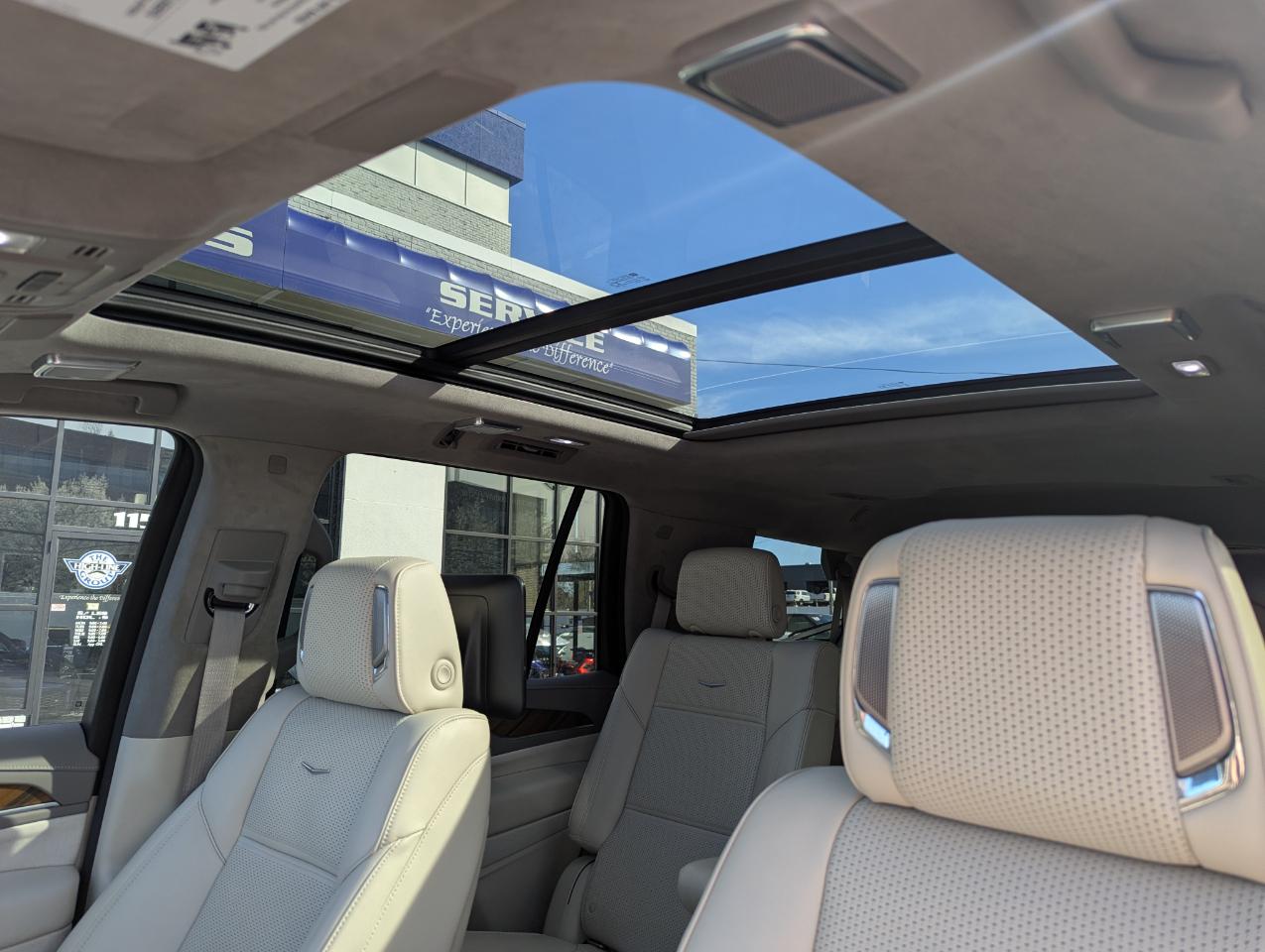 Cadillac Escalade 4WD 4dr Premium Luxury Platinum 2022