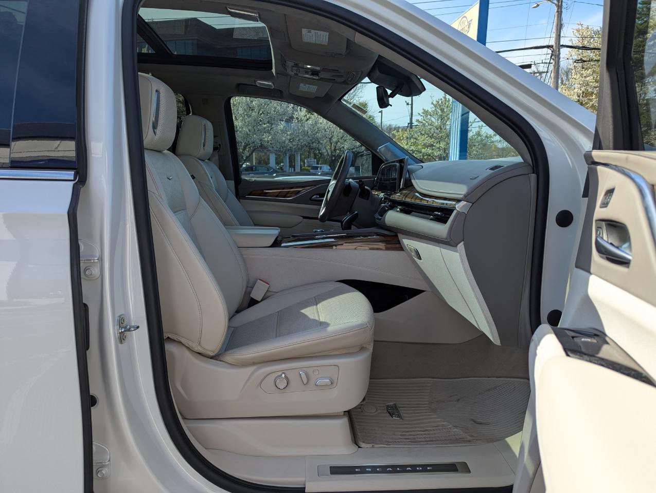 Cadillac Escalade 4WD 4dr Premium Luxury Platinum 2022