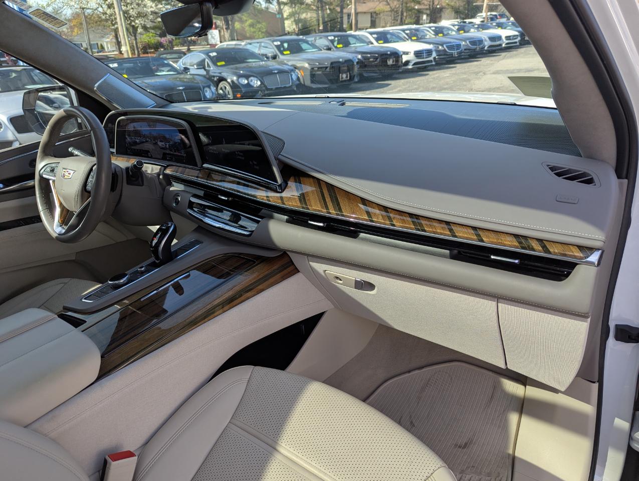 Cadillac Escalade 4WD 4dr Premium Luxury Platinum 2022