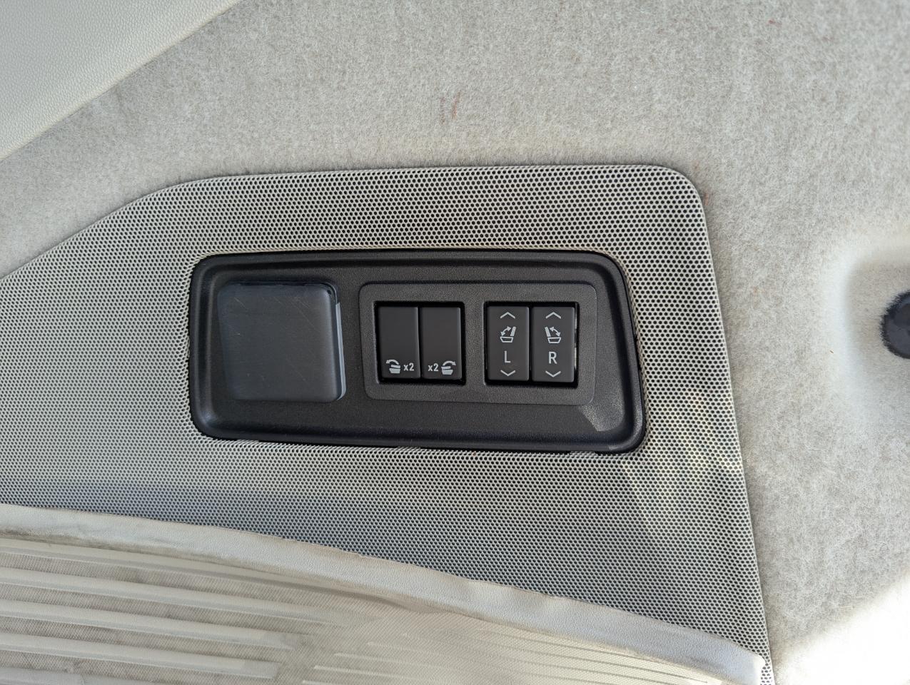 Cadillac Escalade 4WD 4dr Premium Luxury Platinum 2022